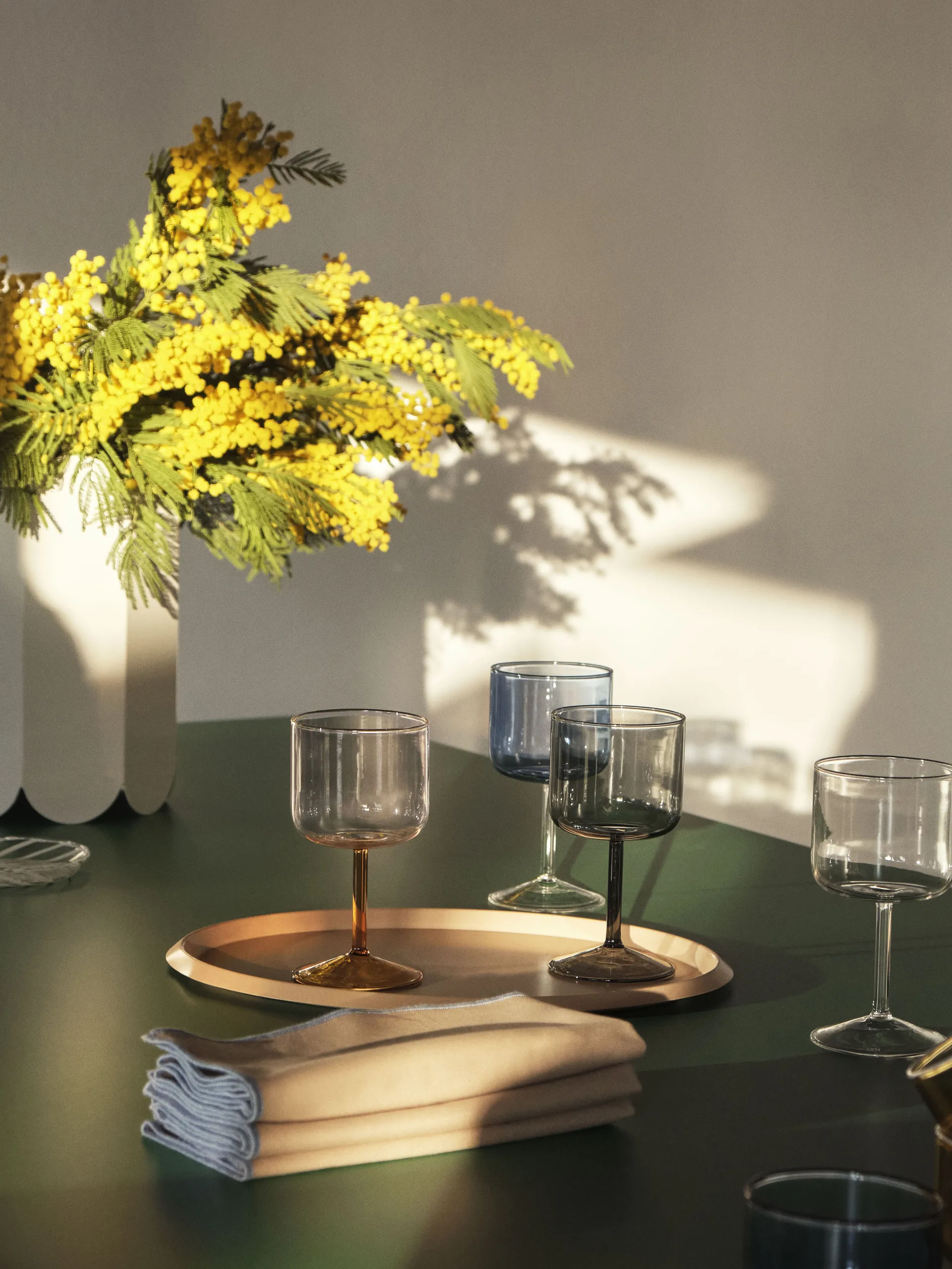 Tint vinglass 25 cl 2-pakning, Blå-klar HAY