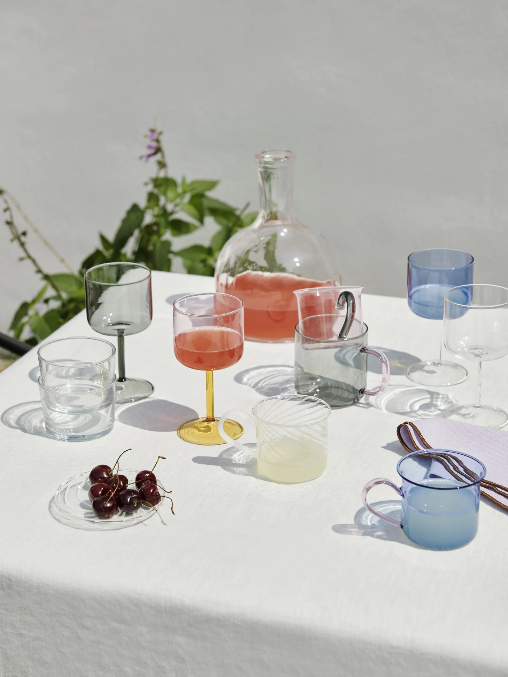 Tint vinglass 25 cl 2-pakning, Blå-klar HAY