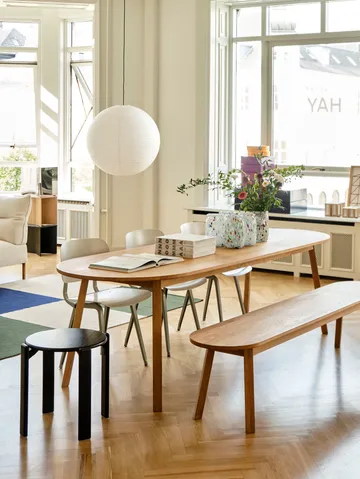 Triangle Leg benk - water-based lacquered oak, 150 cm - HAY