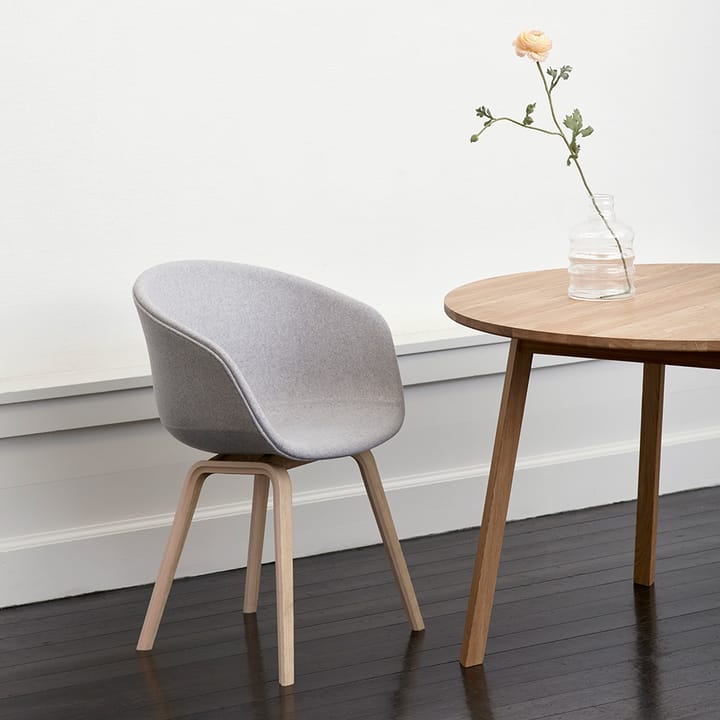 Triangle Leg spisebord rundt, eik olje HAY