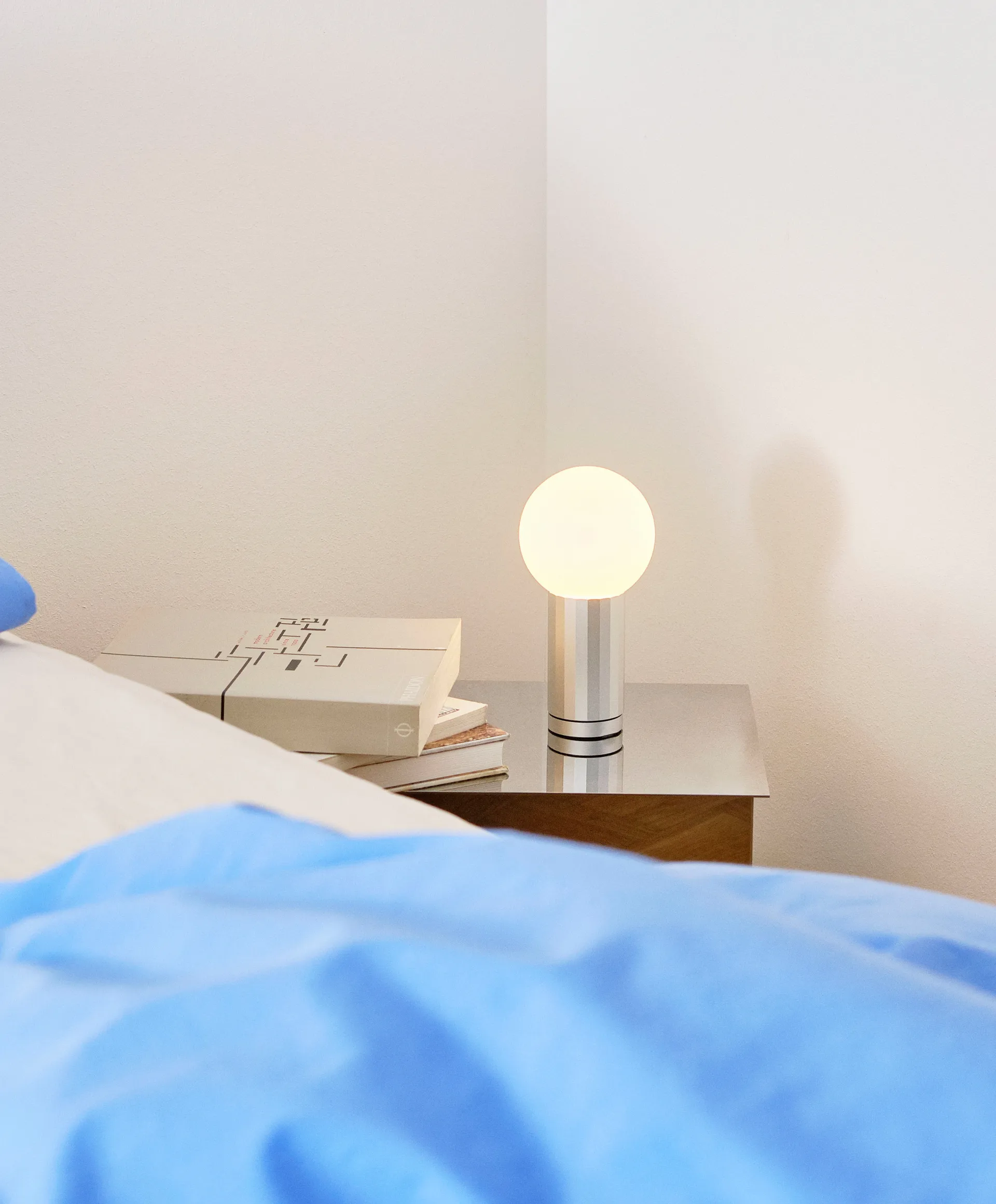 Turn On bordlampe, Aluminium HAY