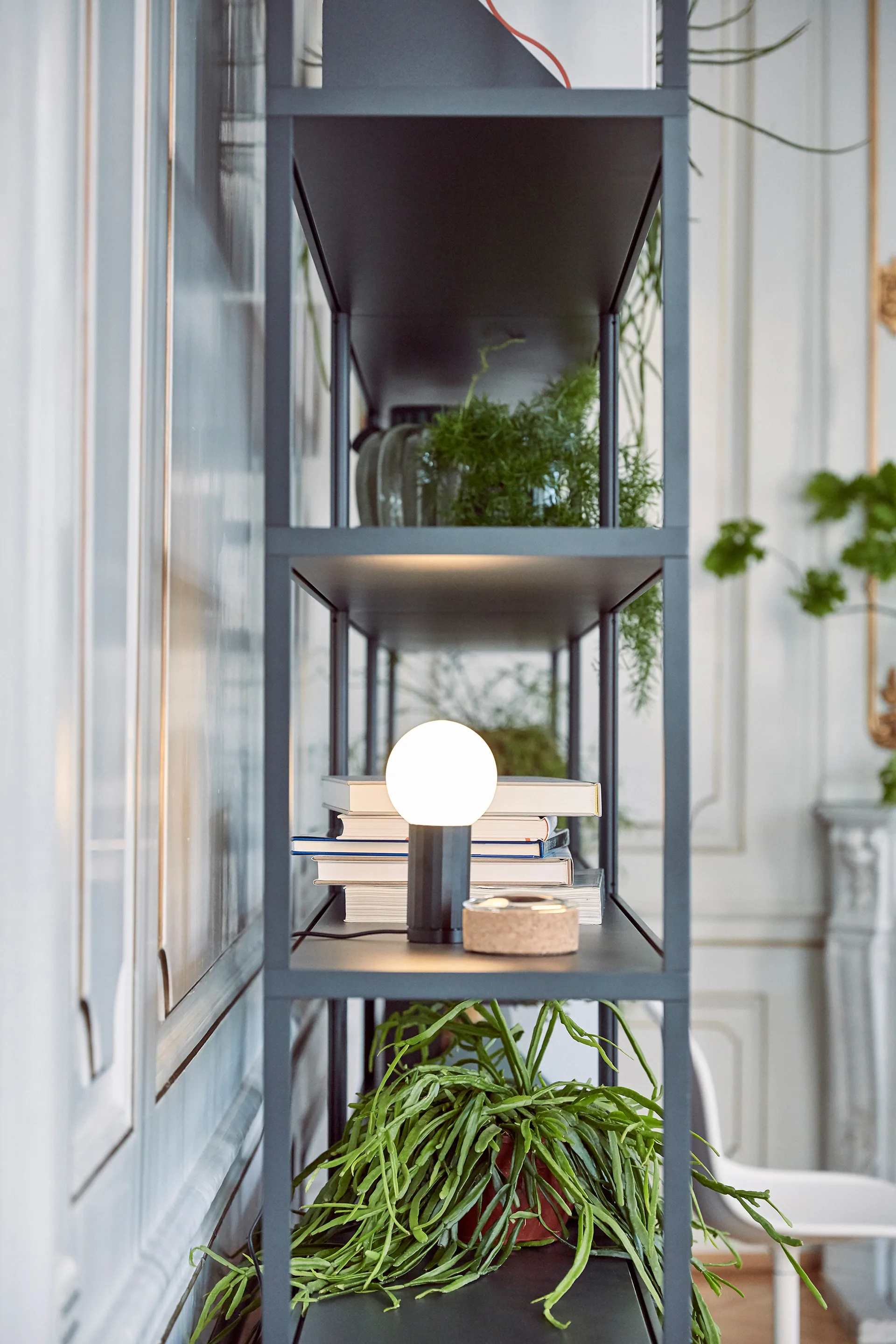 Turn On bordlampe, Svart HAY