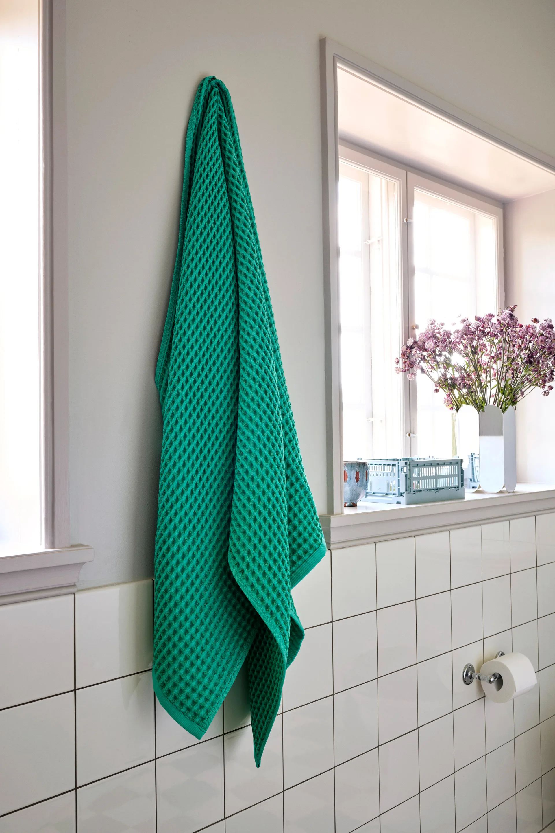 Waffle badehåndkle 70 x 140 cm, Emerald green HAY