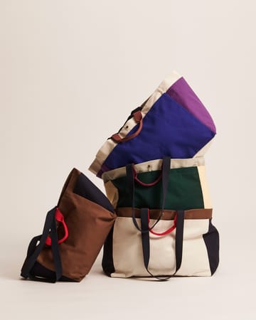Weekend Bag Organic veske S - Electric blue multi - HAY