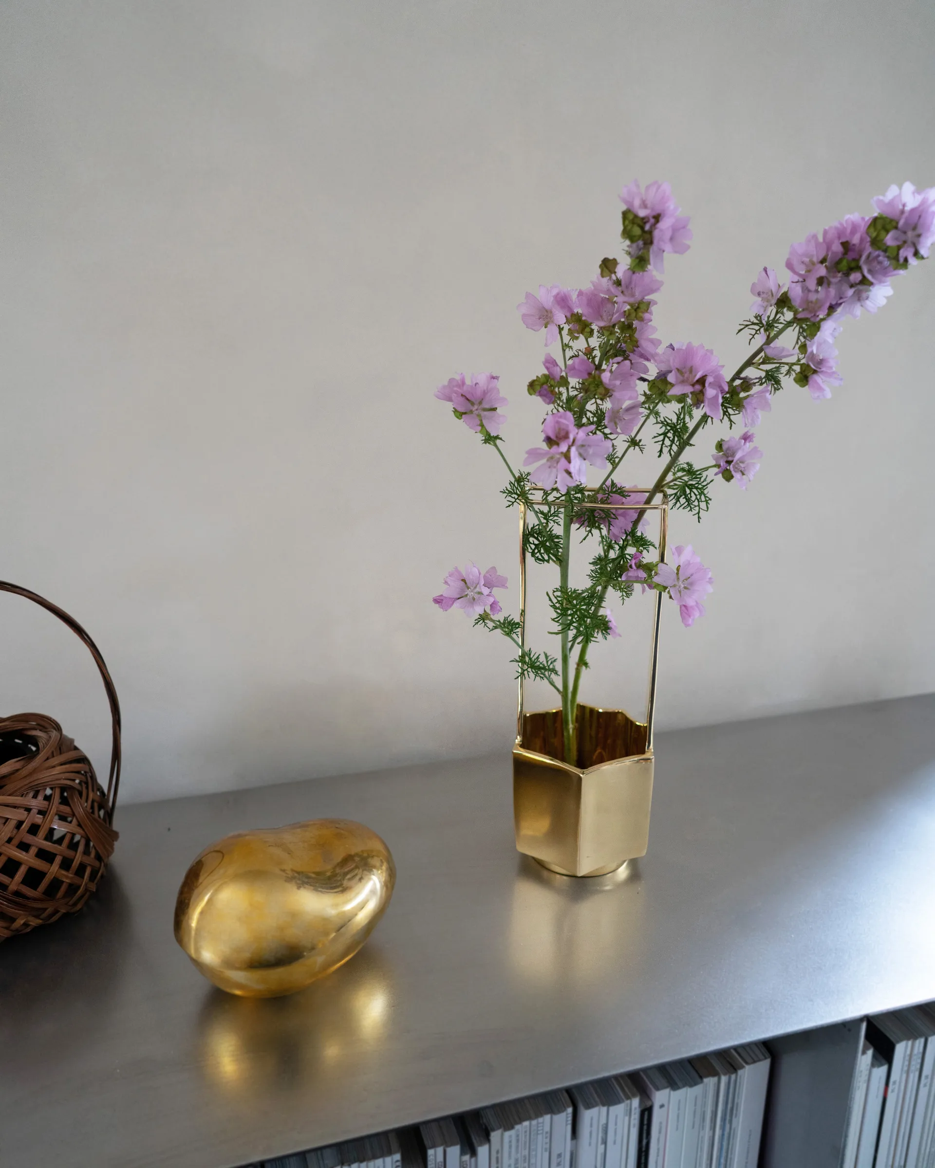 Ikebana vase 30 cm, Messing Hein Studio