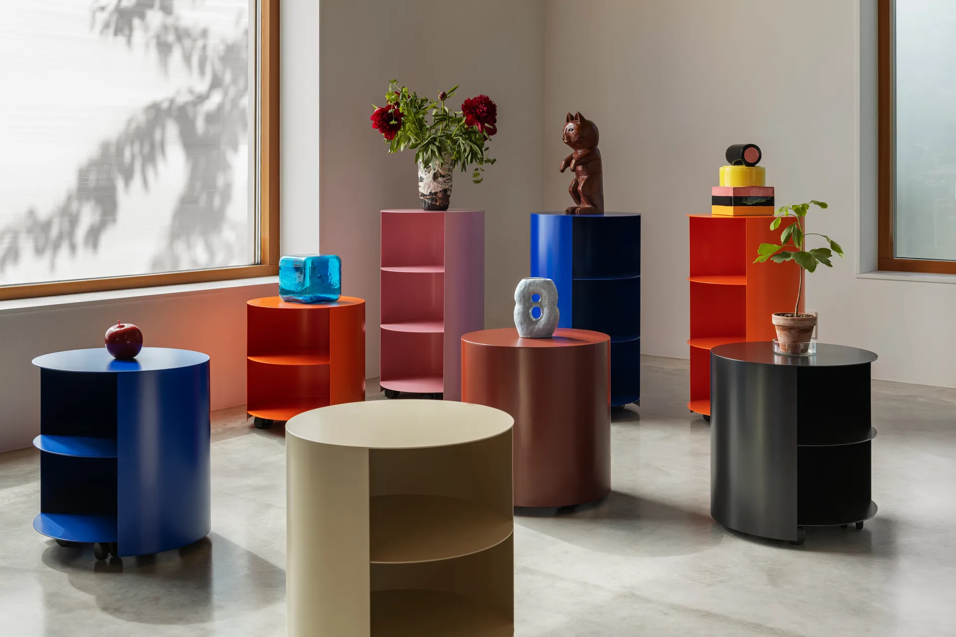 Hide pidestall Ø38x68 cm, Light ivory textured Hem