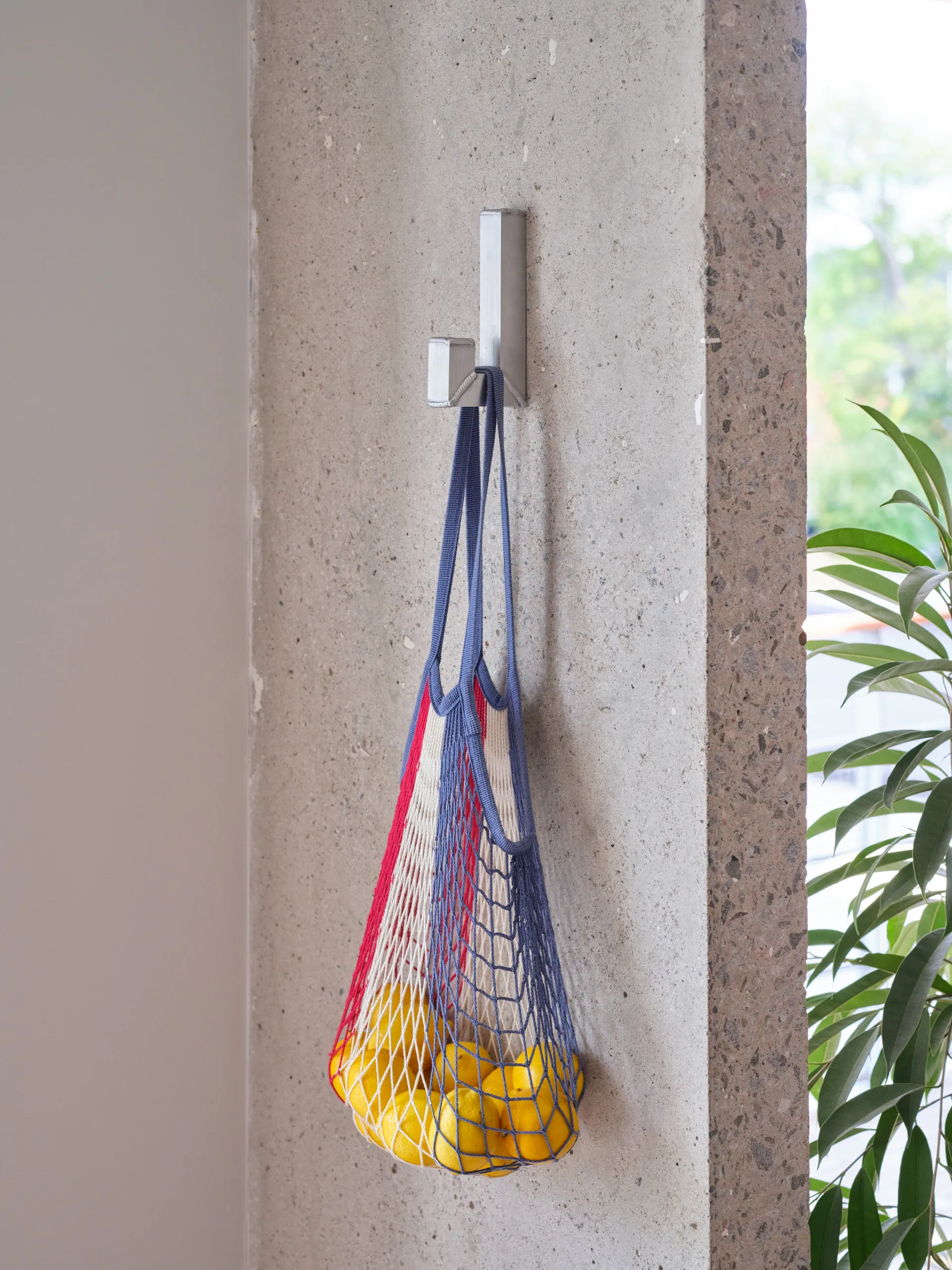 Tig Single knagg, Børstet aluminium Hem