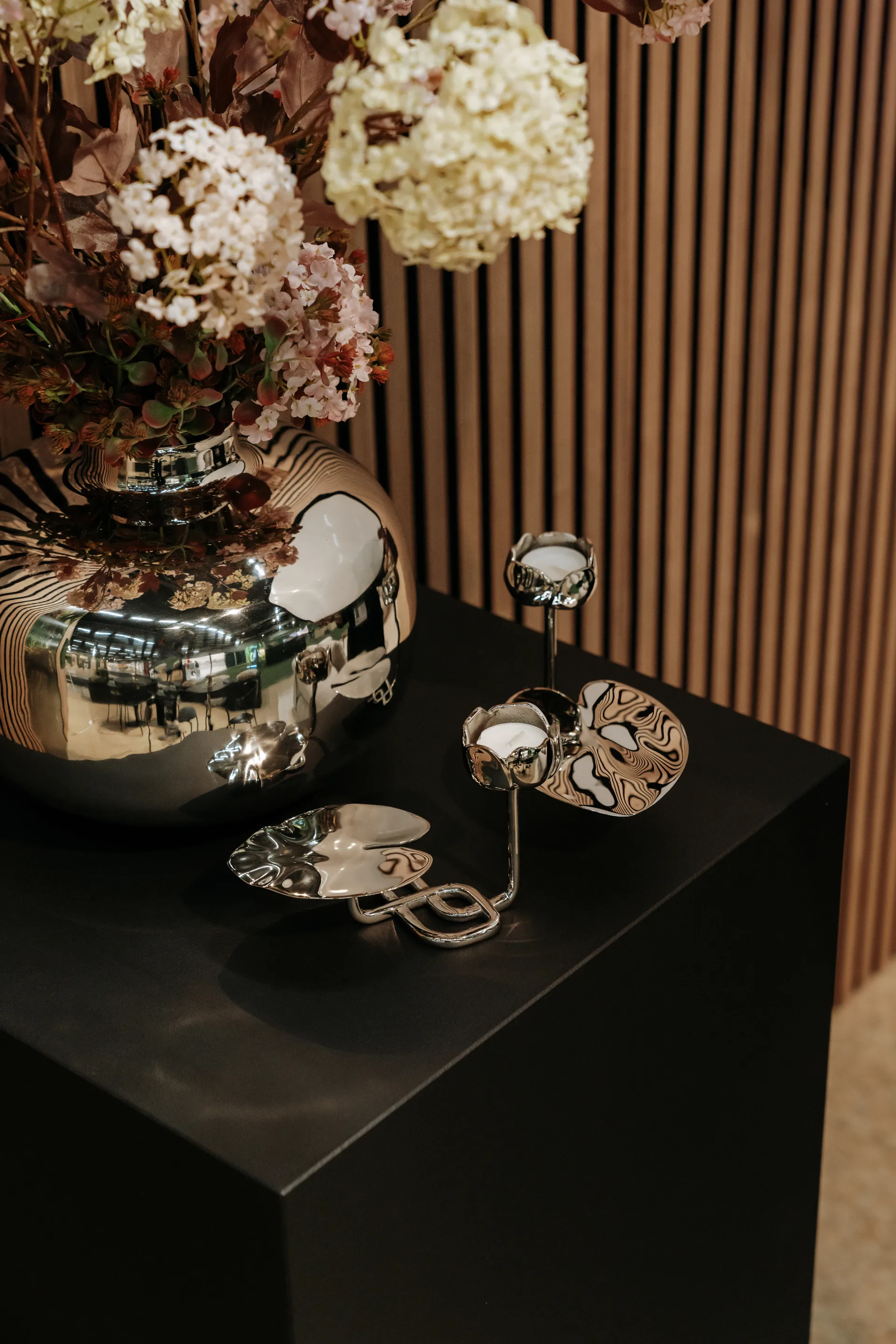 Ninfea No.2 lysestake, Forkrommet messing Hilke Collection