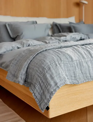 Hannelin Sengeteppe - Cloudy sky, 160x260 cm - Himla