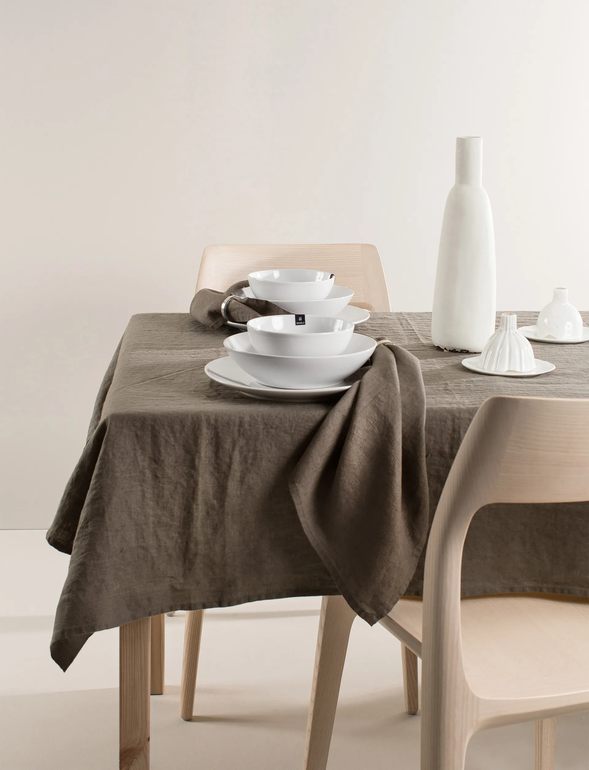 Sunshine bordduk, Coffee, 140x250 cm Himla