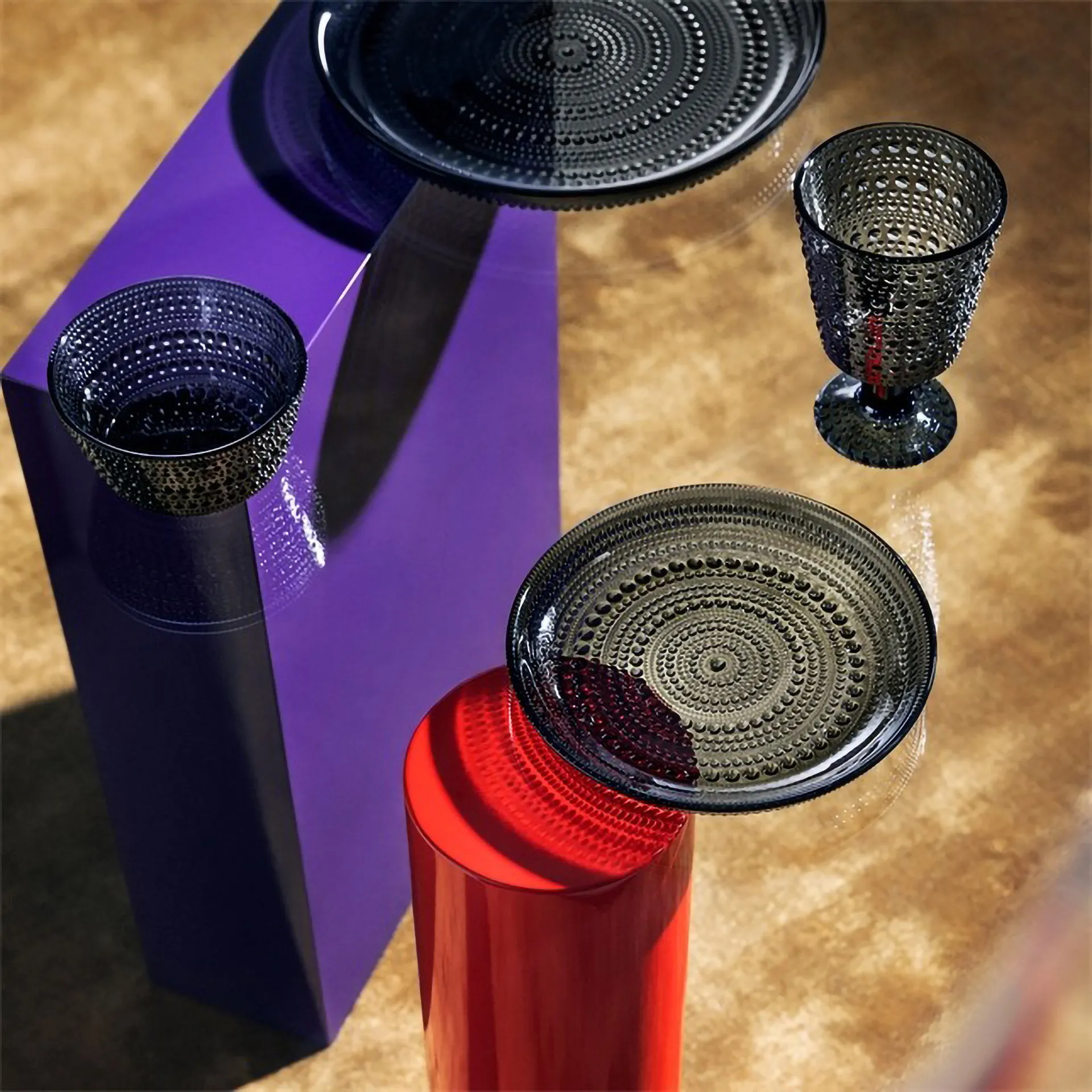 Kastehelmi tallerken liten - Ø24,8 cm, Mørkegrå Iittala