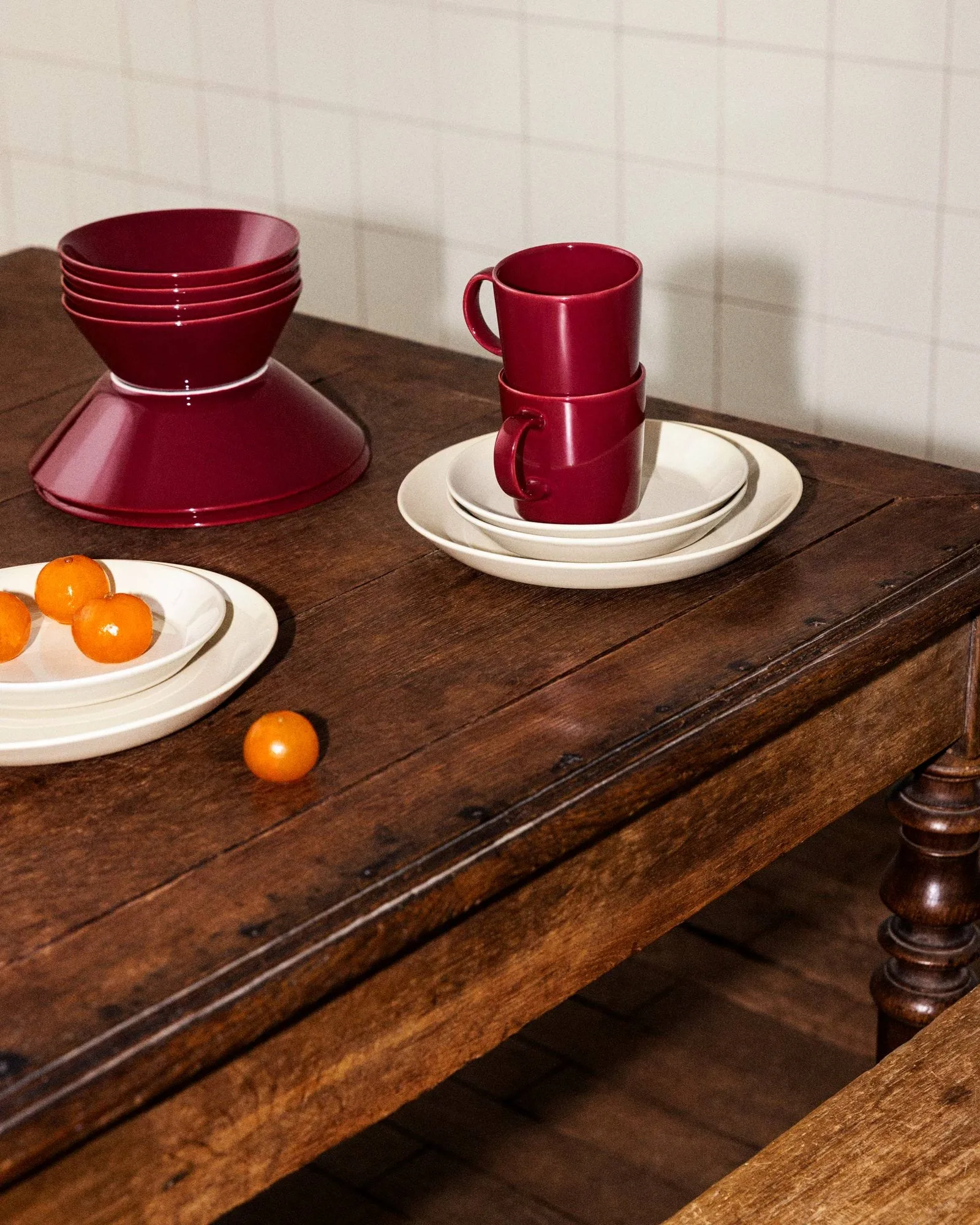 Teema dyp tallerken, Kirsebær Iittala
