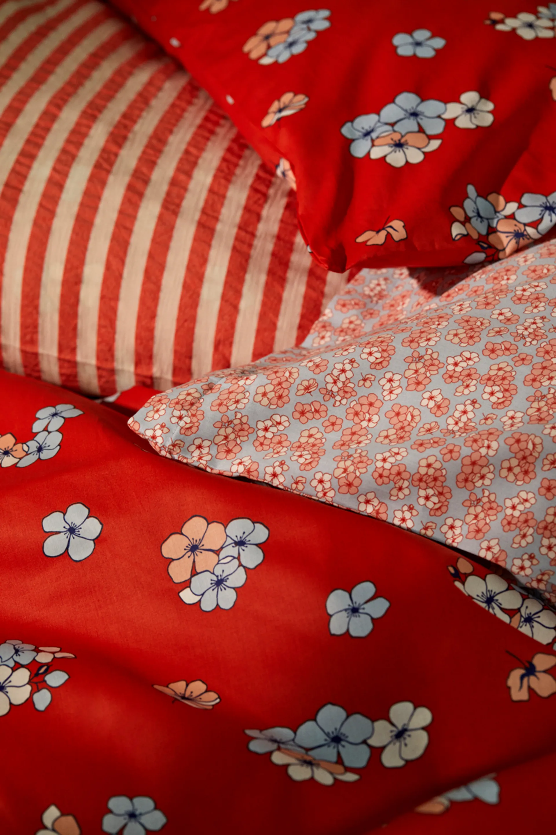 Grand Pleasantly sengesett 200x220 cm, Chili Juna