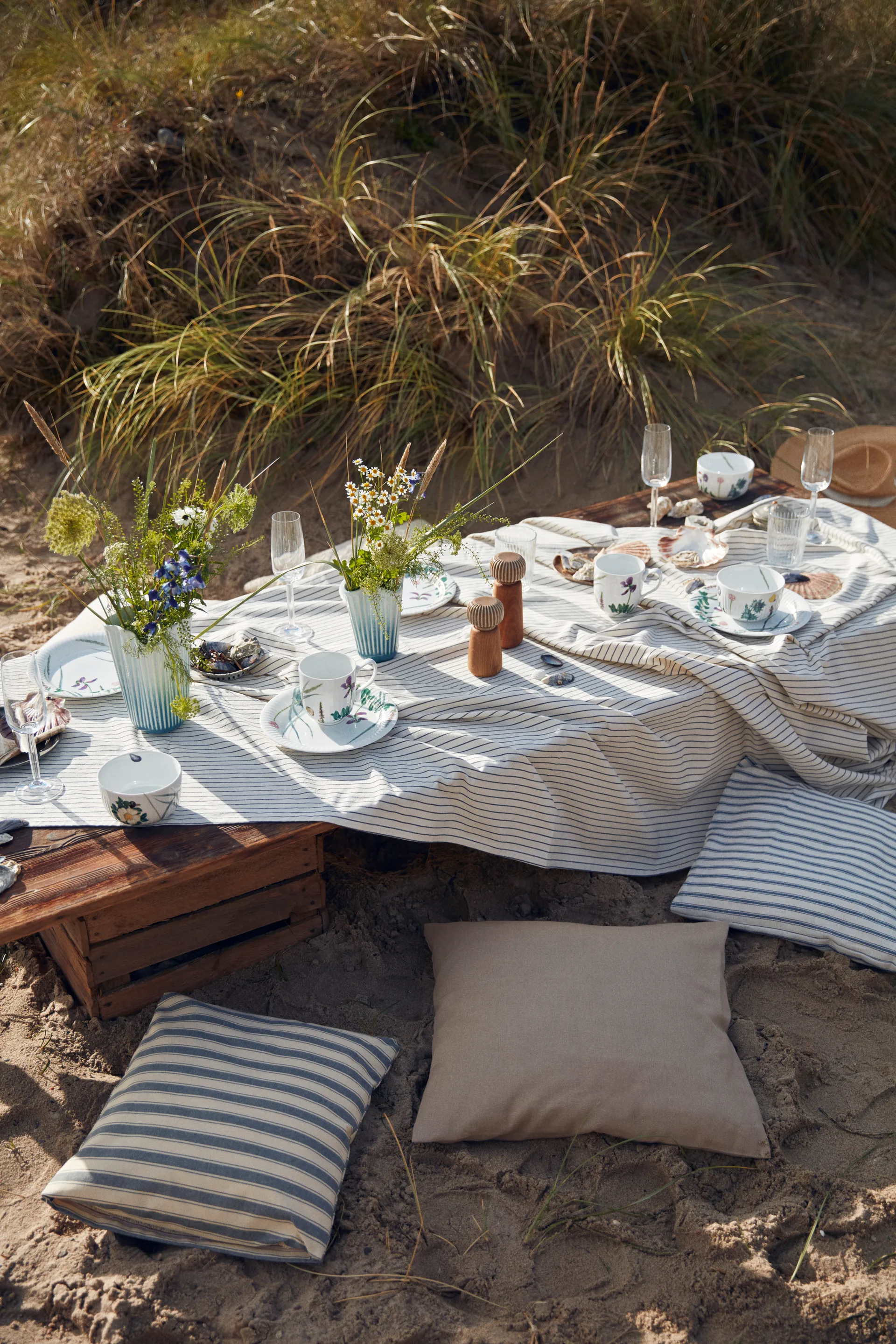 Hammershøi Summer kopp 33 cl, Coastal flower Kähler