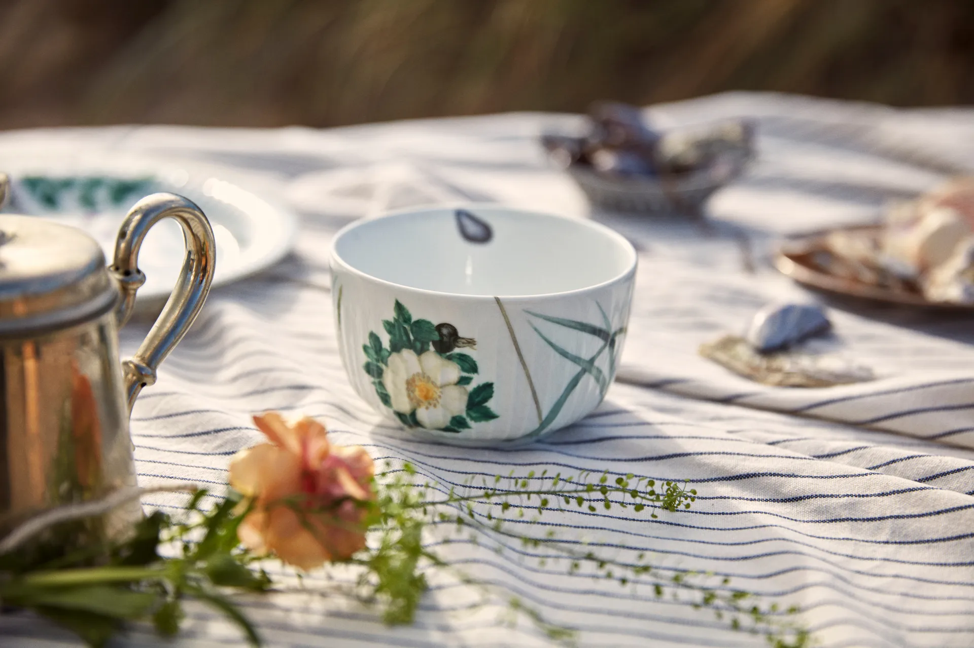 Hammershøi Summer skål Ø12 cm, Coastal flower Kähler