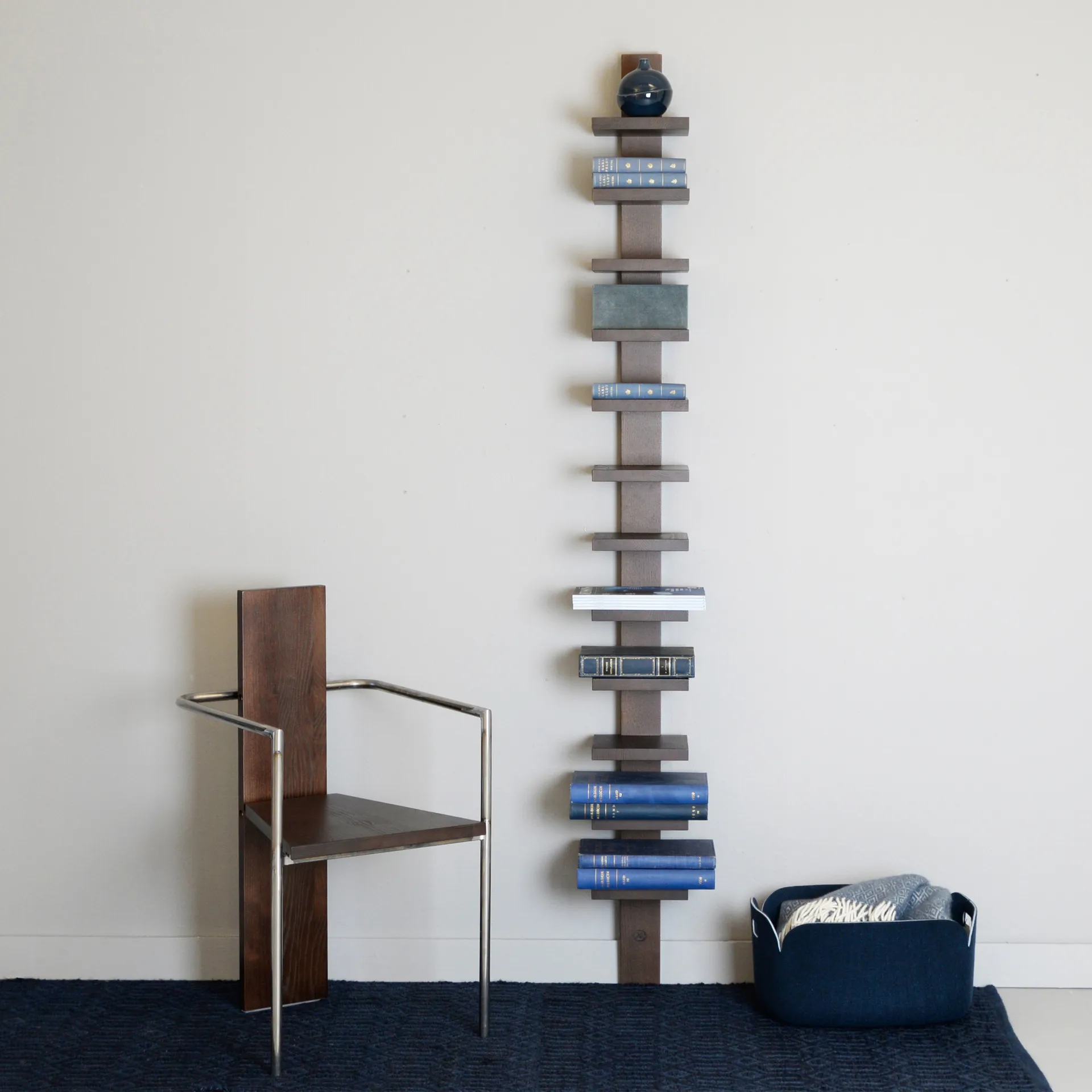 Concrete karmstol, Rød-forkopret stativ Källemo