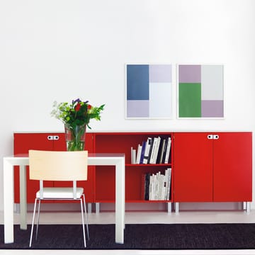 2K 452 vitrineskap 90x206 cm - Rød col.67, krommede ben - Karl Andersson & Söner