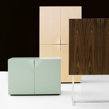 Mrs Bill skap snøvittlakk col. 81 - 120x135 cm - Karl Andersson & Söner