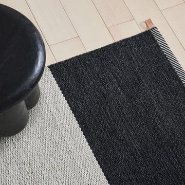 Wide Stripe Icon teppe - Midnight black 554 300 x 200 cm - Kasthall