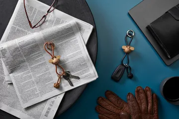 Kaj Bojesen nøkkelring, Ape - Teak-limbatre, natur lær - Kay Bojesen Denmark