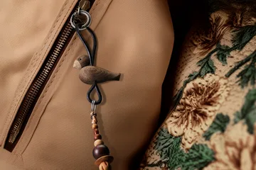 Kaj Bojesen nøkkelring, Fugl - Røkt eik, svart lær - Kay Bojesen Denmark