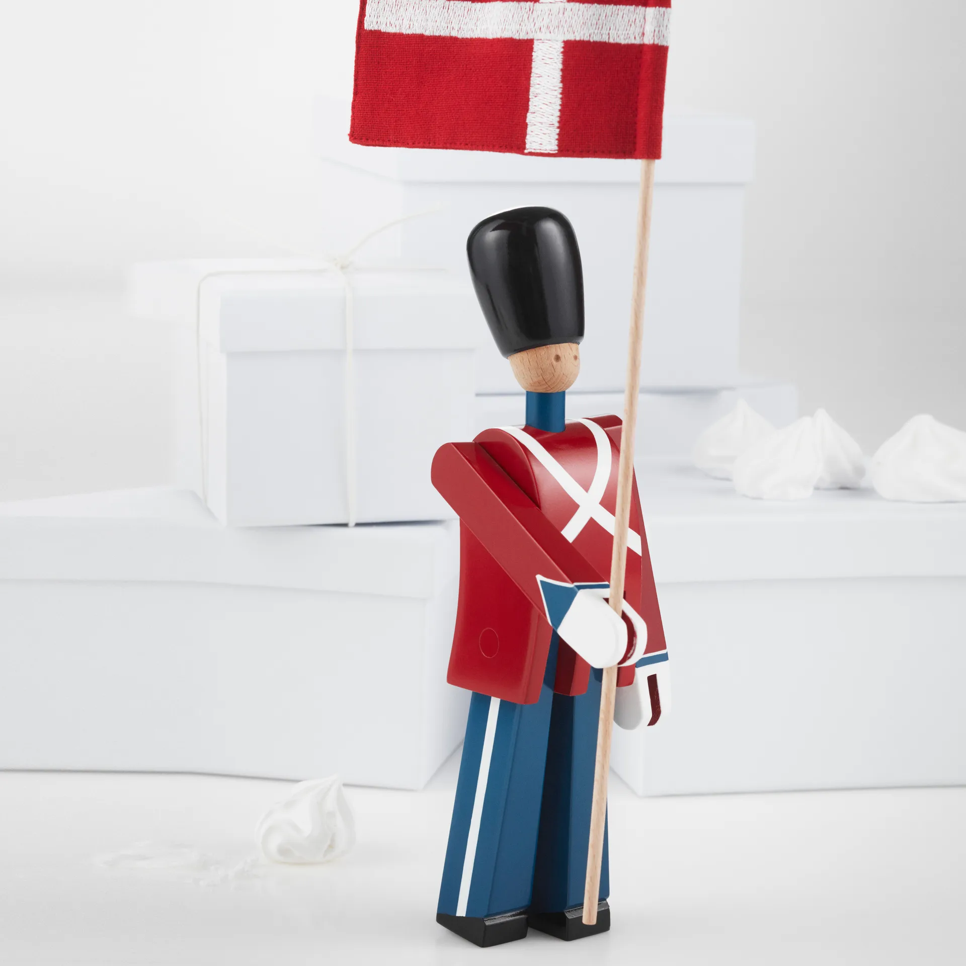 Kay Bojesen fanebærer med flagg, 29,5 cm Kay Bojesen Denmark