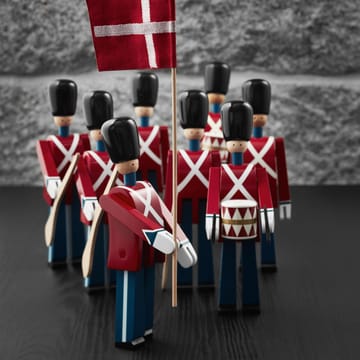 Kay Bojesen fanebærer med flagg - 29,5 cm - Kay Bojesen Denmark