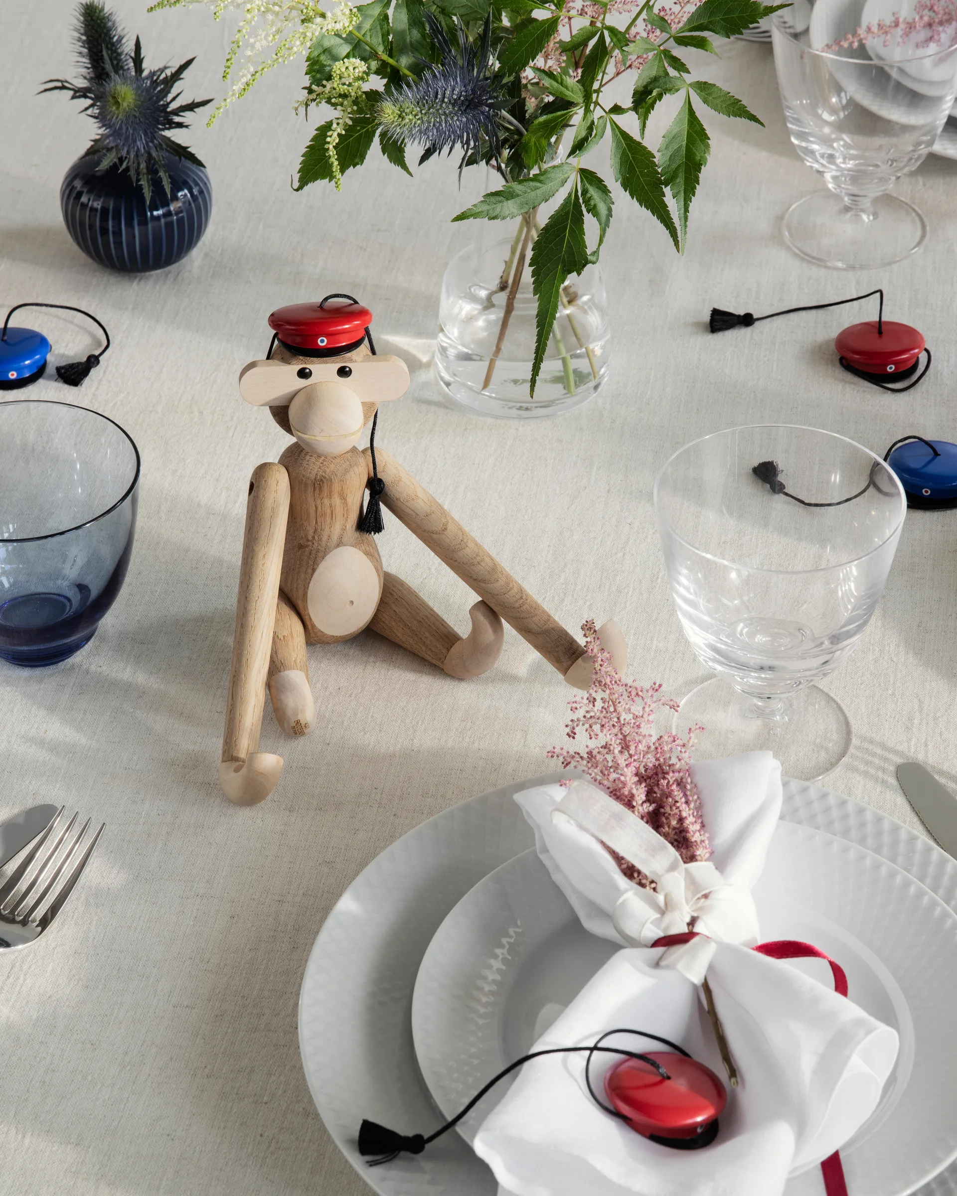 Kay Bojesen studenthatt til lille apen, Rød Kay Bojesen Denmark