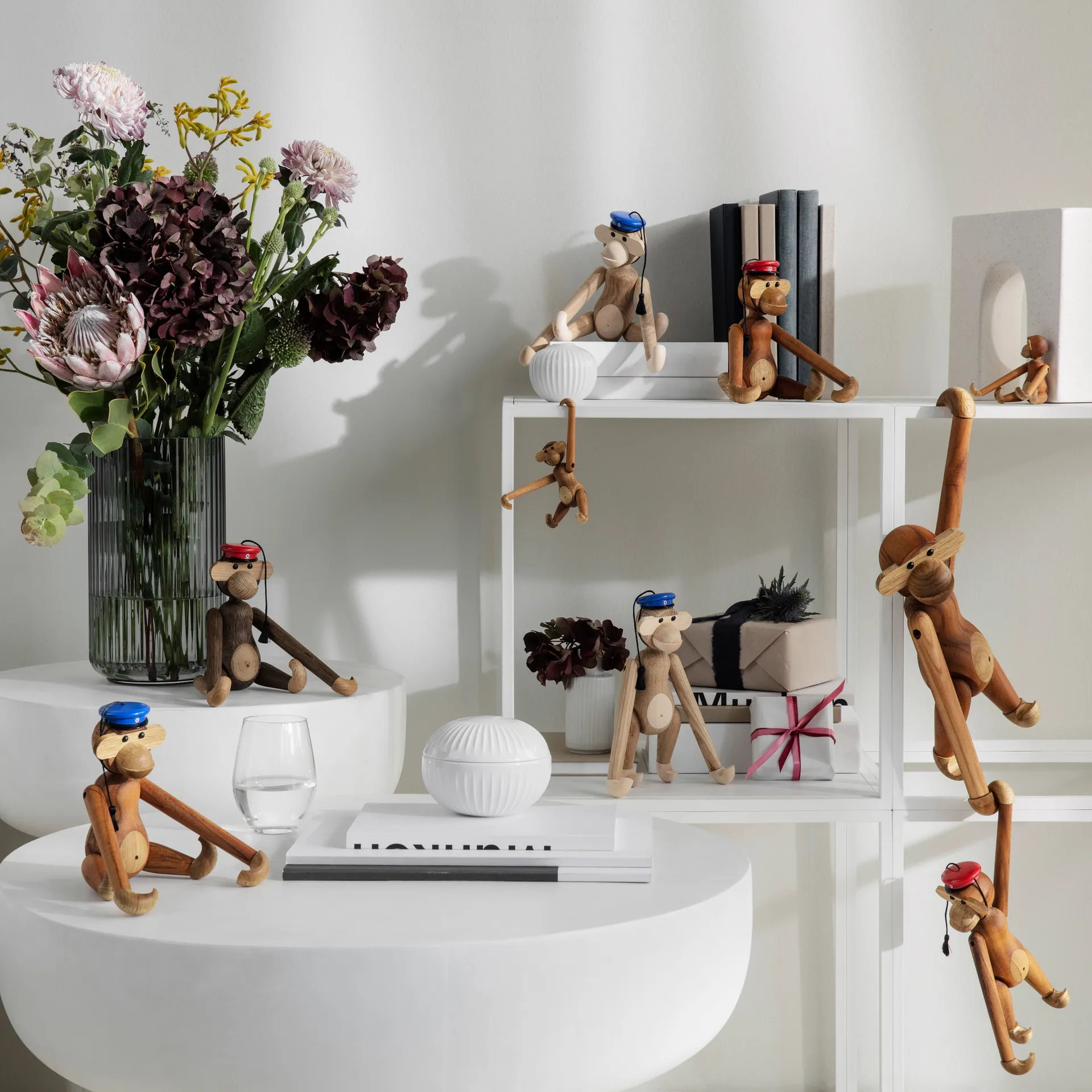 Kay Bojesen studenthatt til lille apen, Rød Kay Bojesen Denmark