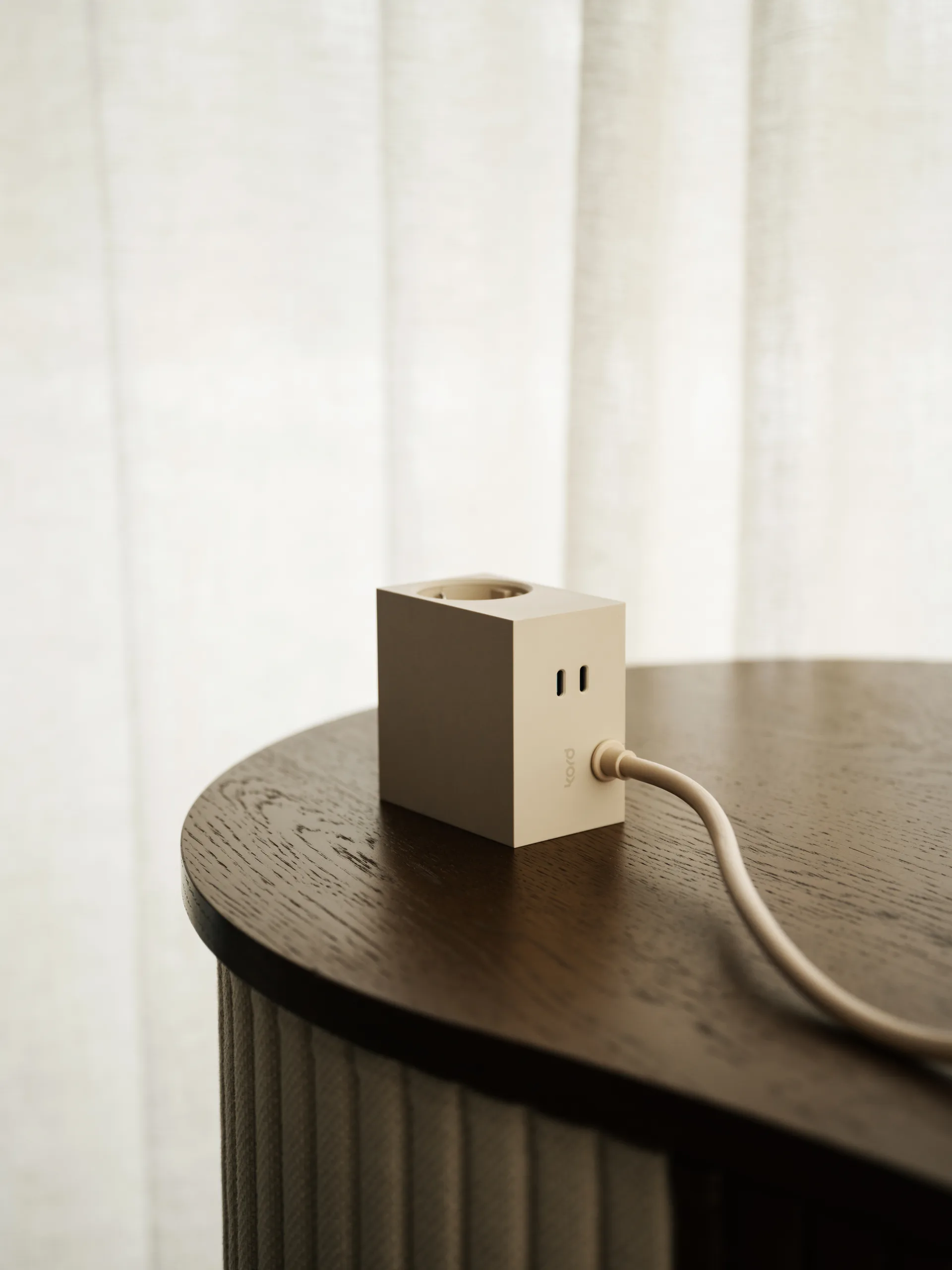 Cuboid+ grenuttak USB-C 30W 2 m, Pearled Ivory Kord