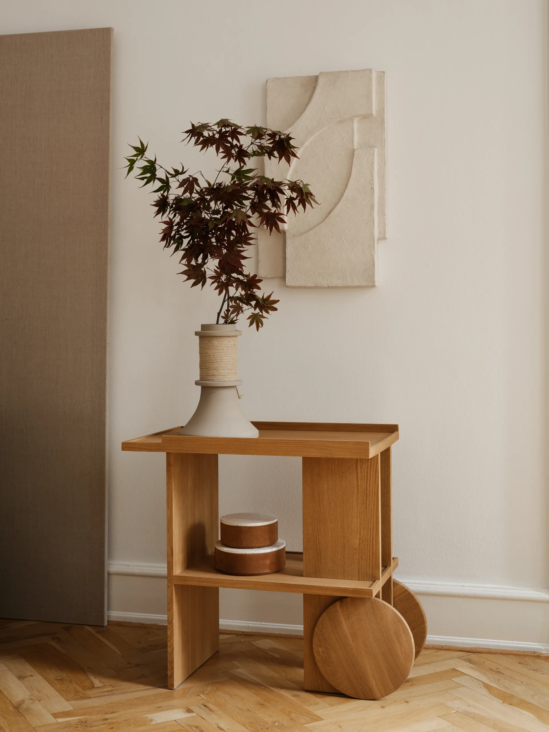 Axis sidebord 42x80 cm, Varm lakkert eik Kristina Dam Studio