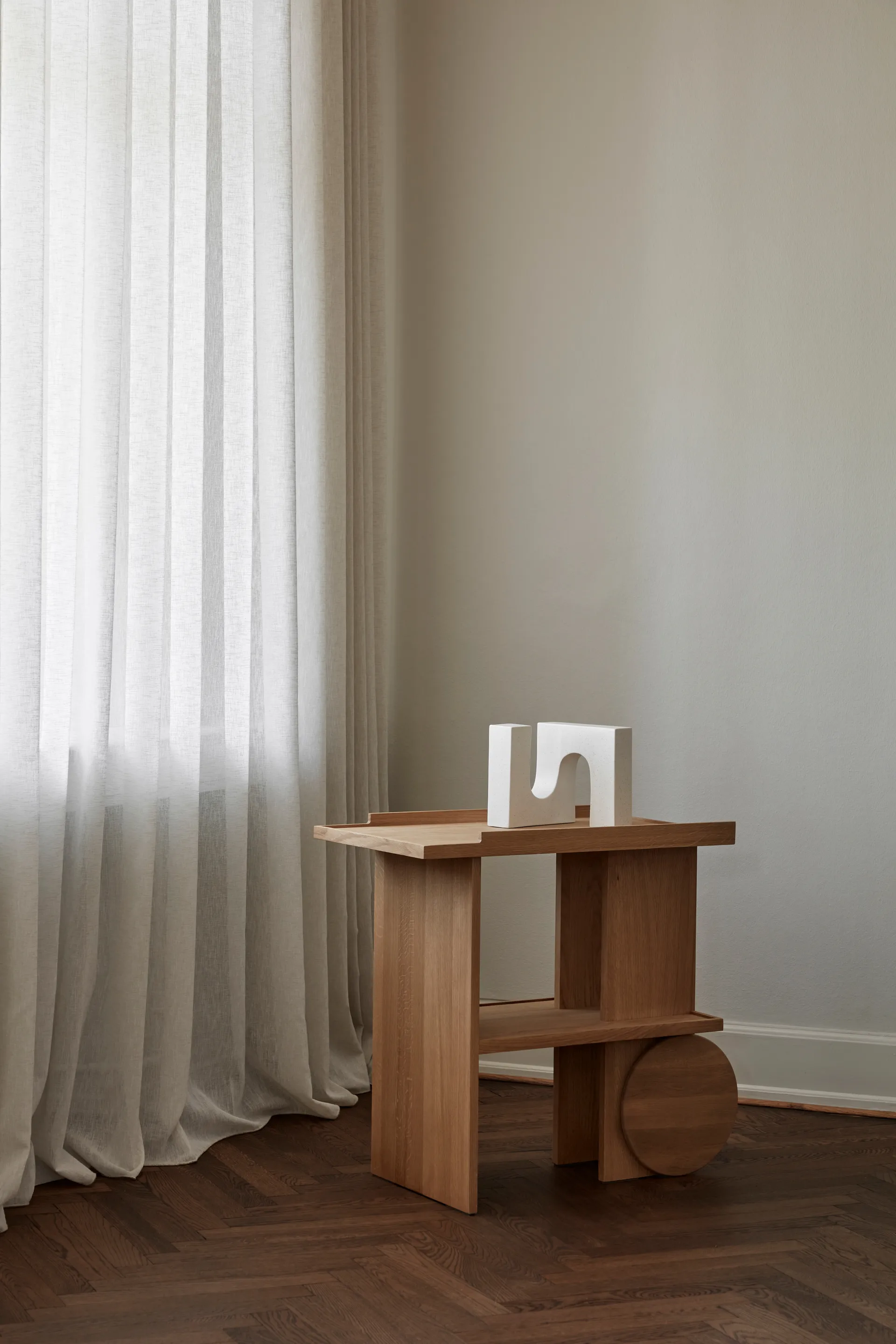 Axis sidebord 42x80 cm, Varm lakkert eik Kristina Dam Studio