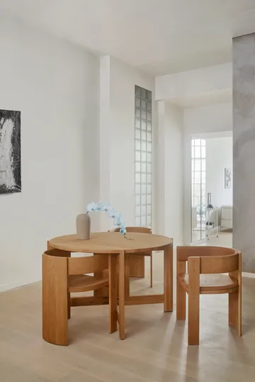 Collector stol - Varm lakkert eik-cognac lær - Kristina Dam Studio