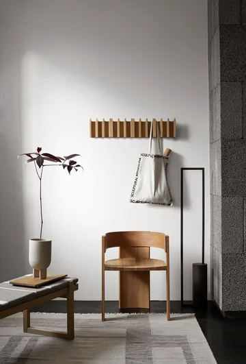 Collector stol - Varm lakkert eik-valnøtt - Kristina Dam Studio