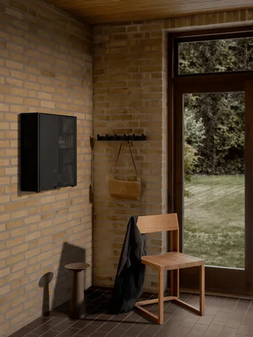 Column knaggrekke 49 cm - Svartlakkert eik - Kristina Dam Studio