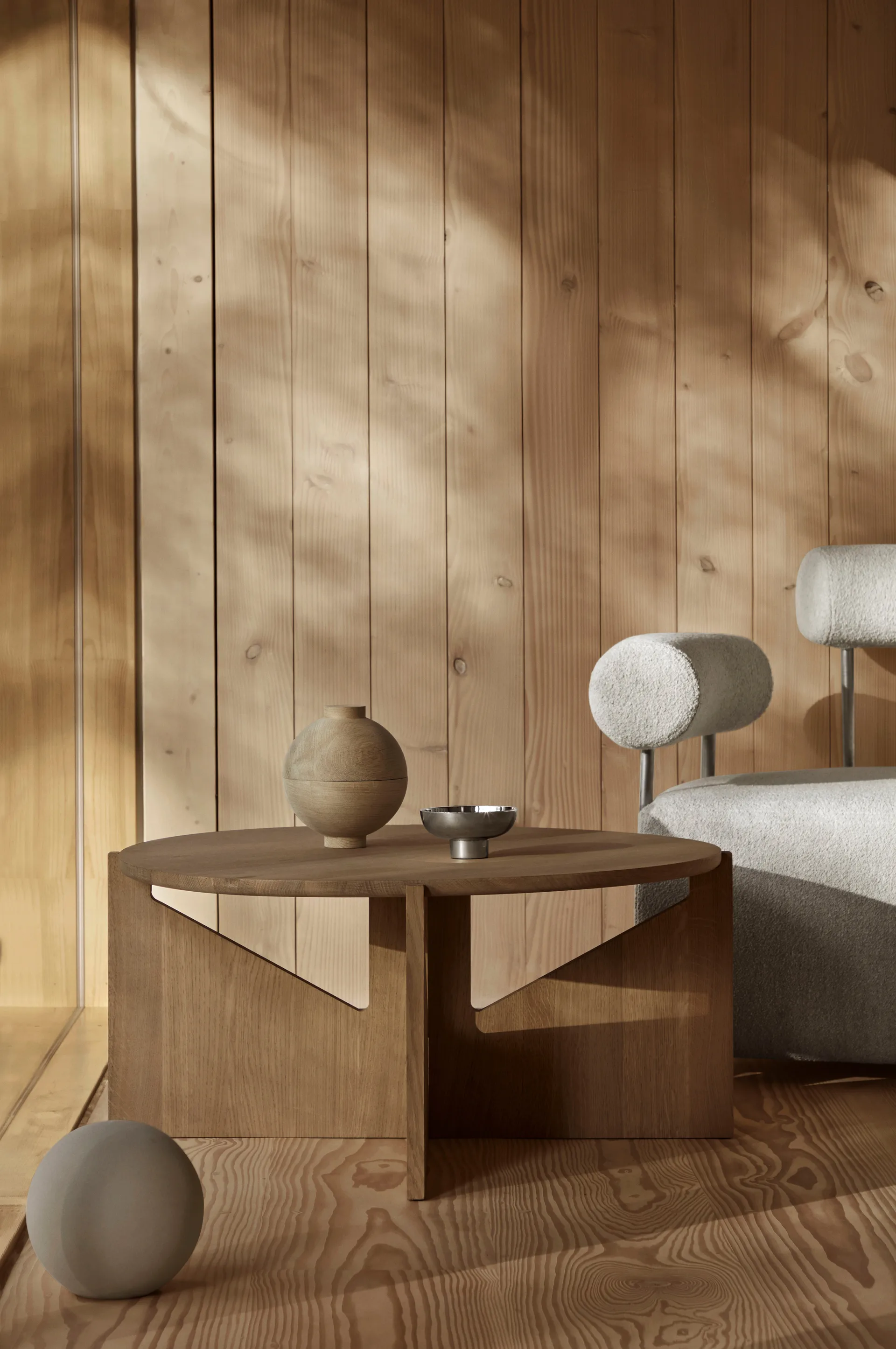 Simple XL sofabord Ø78 cm, Varm lakkert eik Kristina Dam Studio