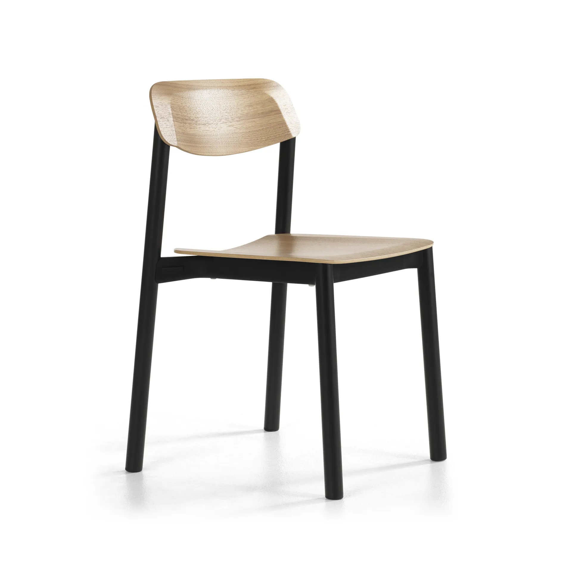 Penne stol, eik, svarte aluminiumben Lammhults