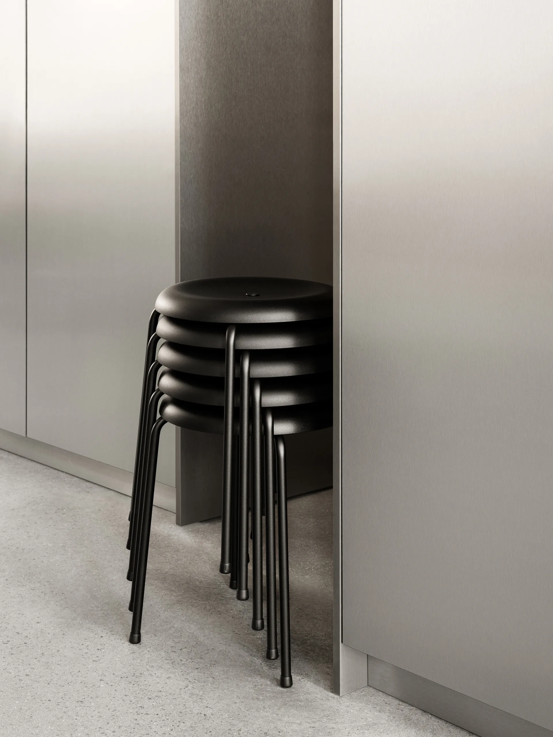 Taburett krakk, Svart lær-krommet stativ, 45 cm Lammhults