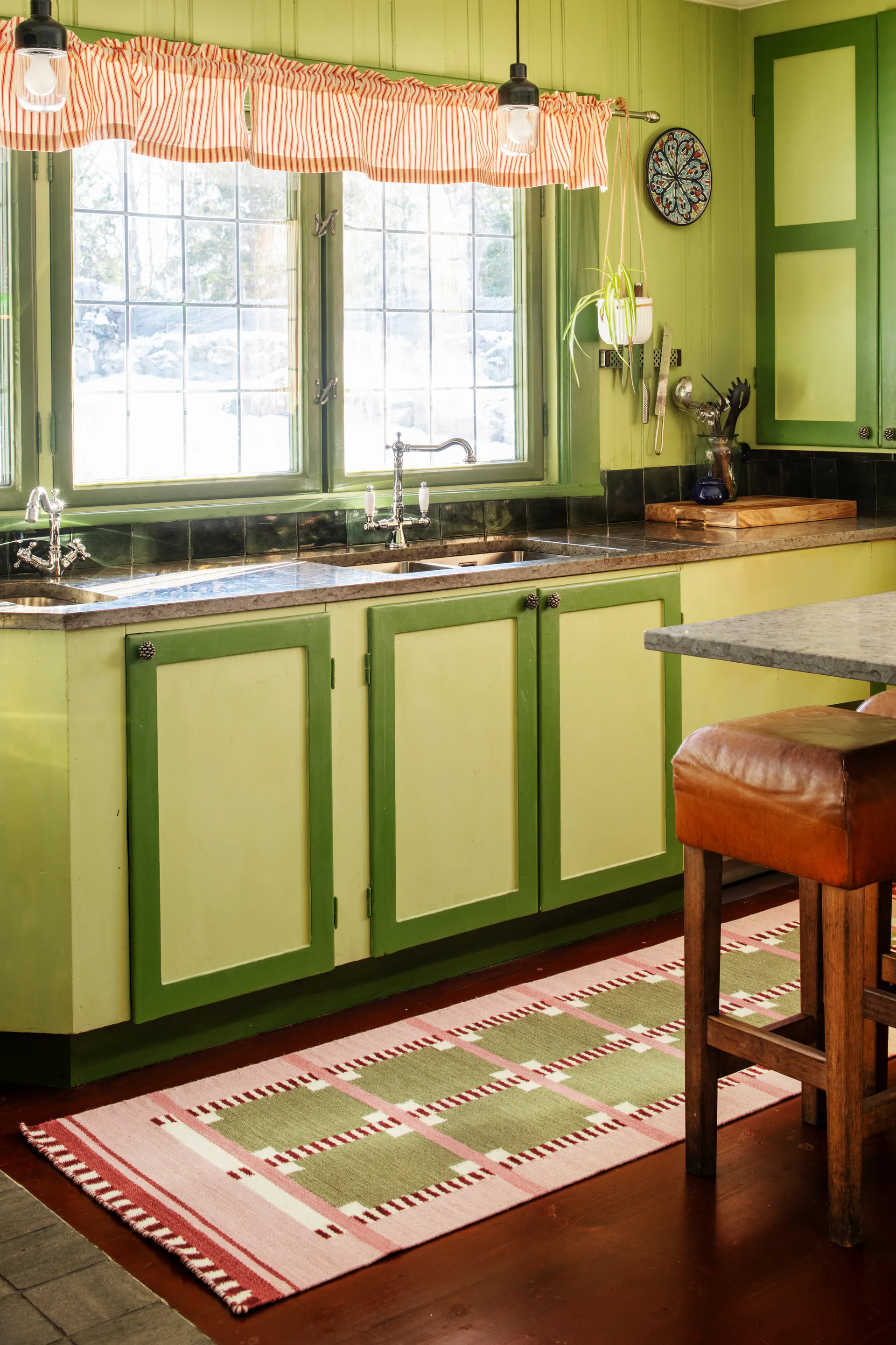 Röllakan Ruth gangteppe, Spring grass, 75x240 cm Layered