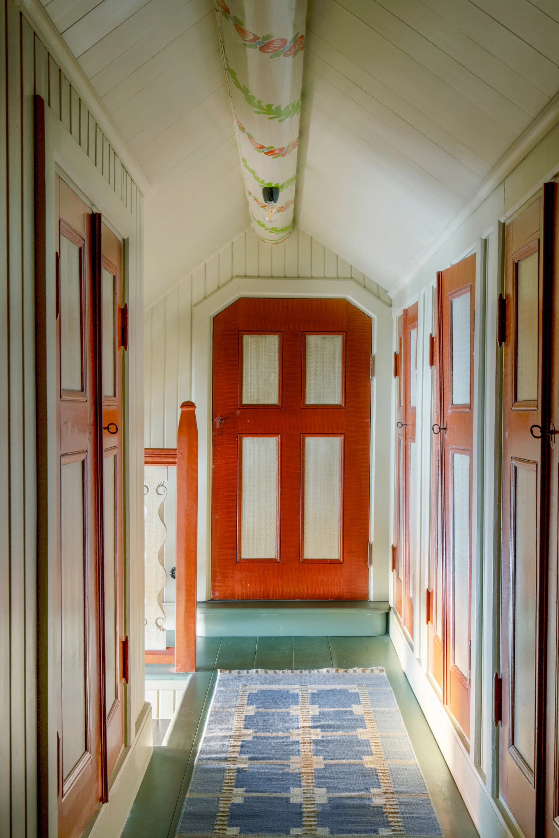 Röllakan Ruth gangteppe, Summer sky, 75x240 cm Layered