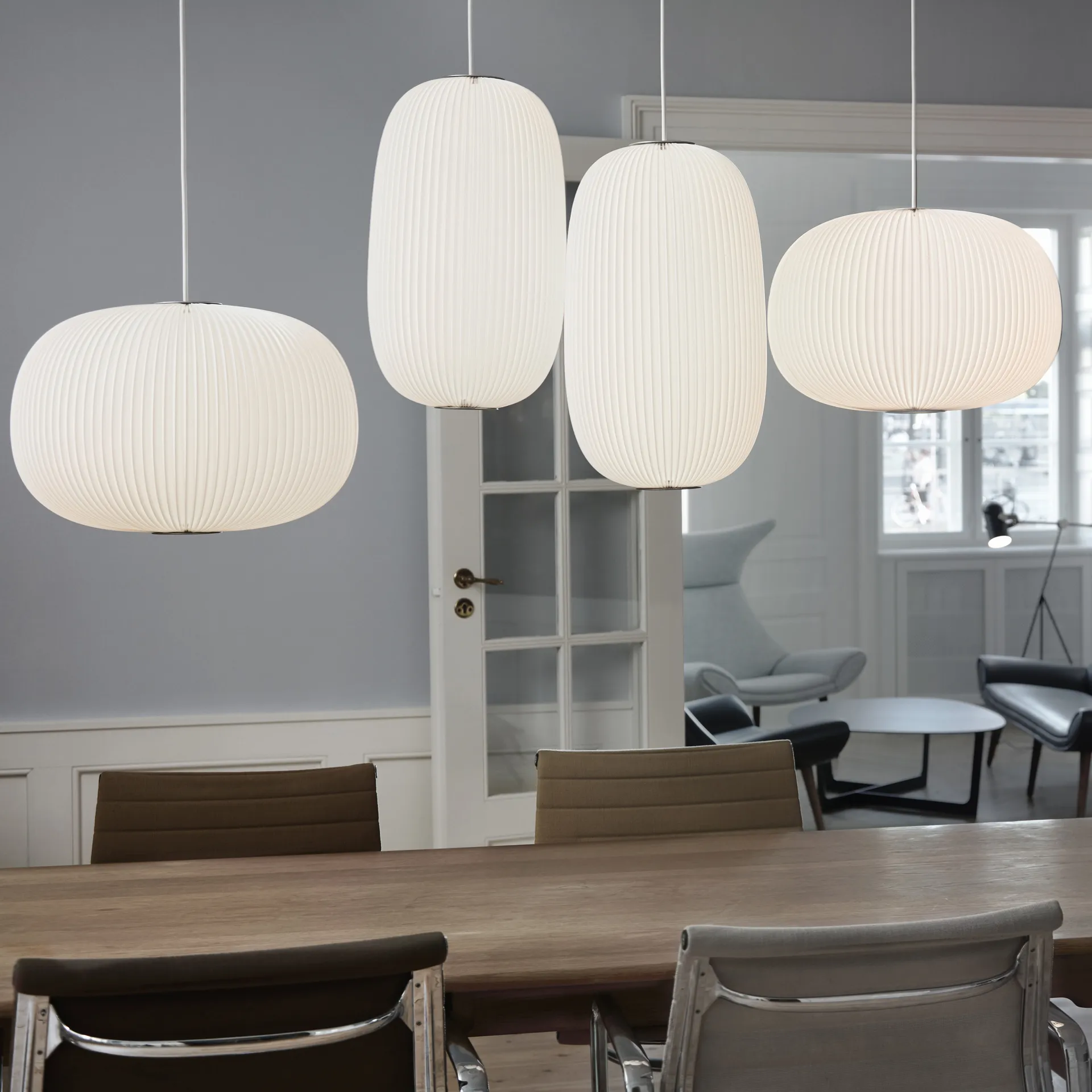 Lamella 1 pendel, hvit, led, gull Le Klint