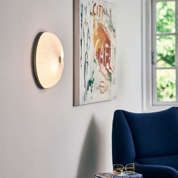 Lamella vegg- og taklampe - gull, stor- hvit skjerm - Le Klint