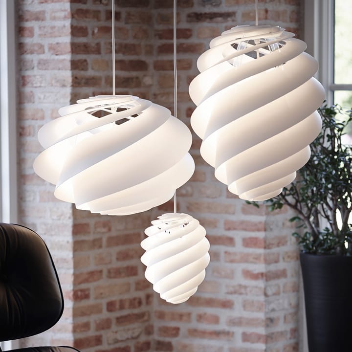 Swirl 2 medium pendel, Hvit Le Klint