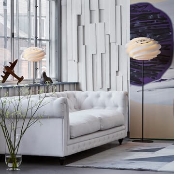 Swirl bordlampe - hvit, svart understell - Le Klint