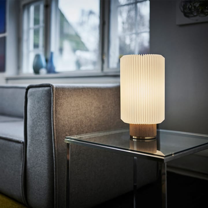 Sylinder 382 bordlampe, hvit, small, lampefot lys eik Le Klint