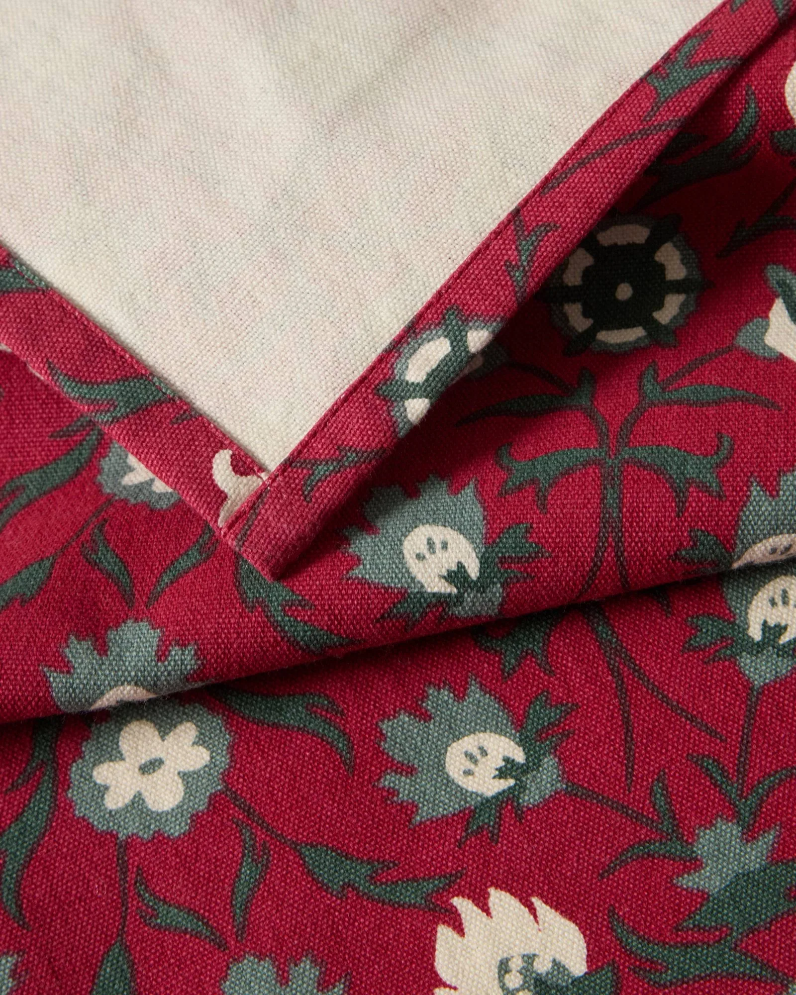 Flower printed økologisk bomullserviett, Red-beige-green Lexington