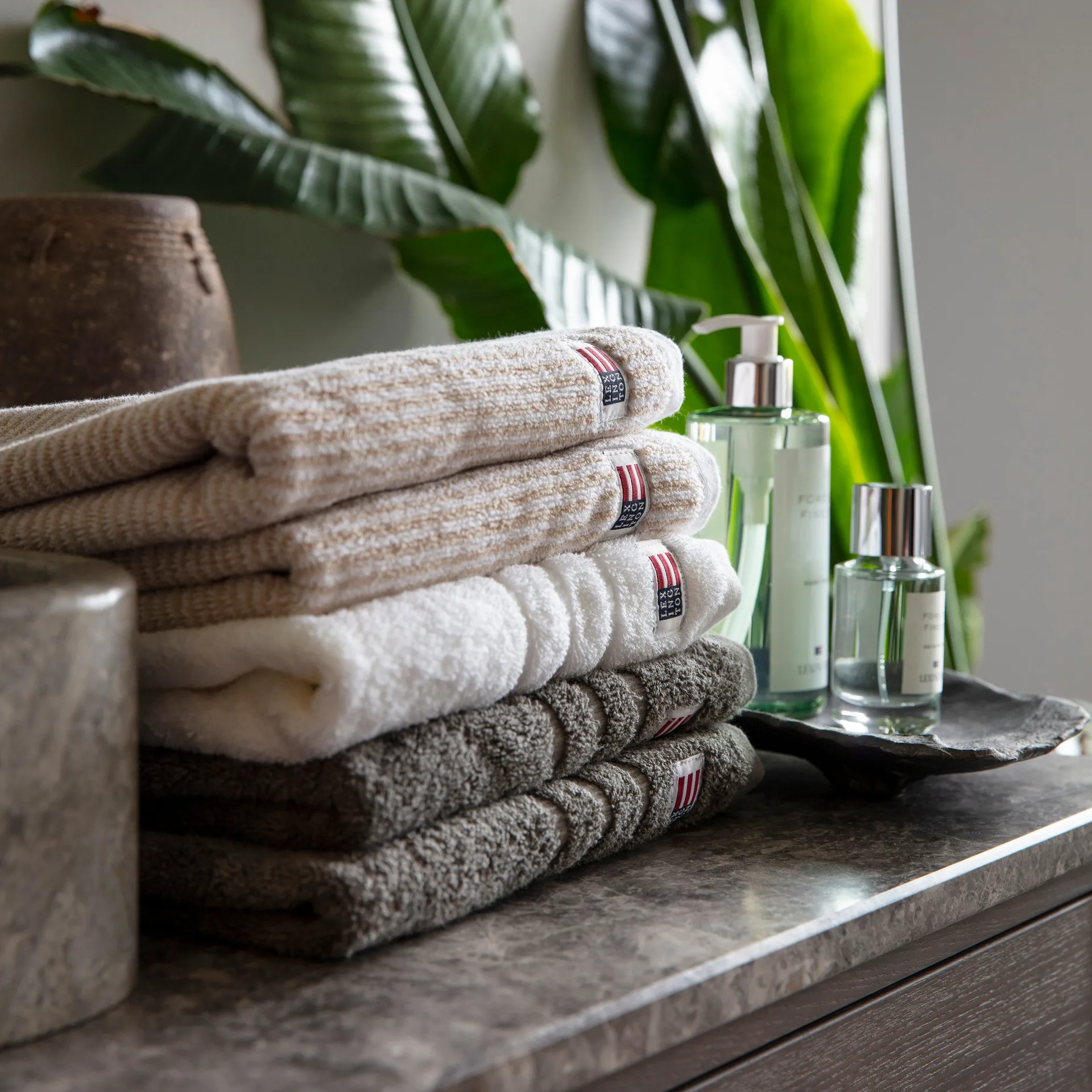 Icons Original Striped håndkle 30x50 cm, White-tan Lexington