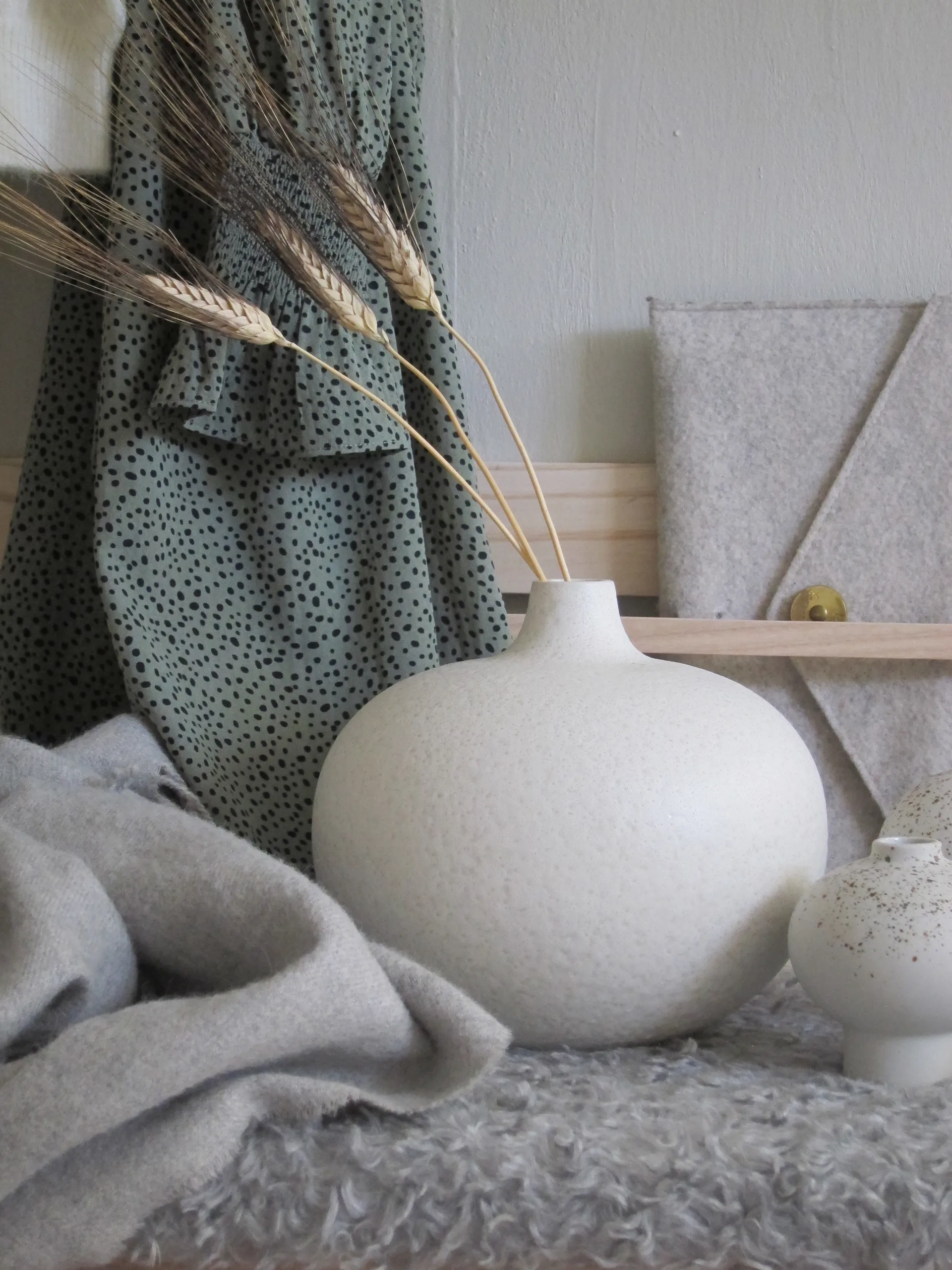 Bari vase, Creamwhite, XL Lindform