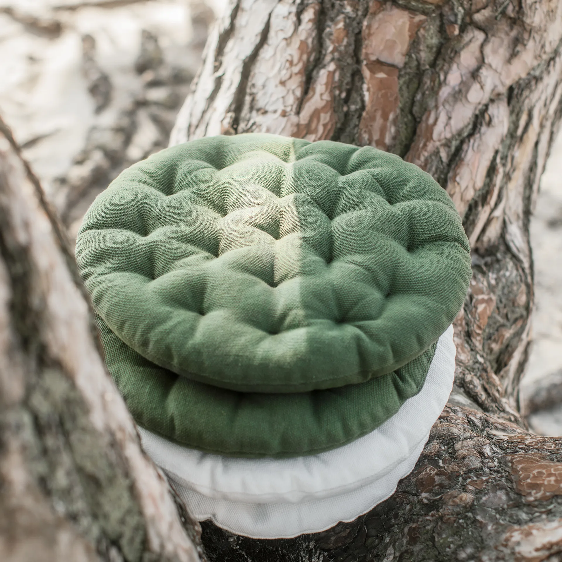 Pepper stolpute Ø37 cm, Mørk olivengrønn Linum