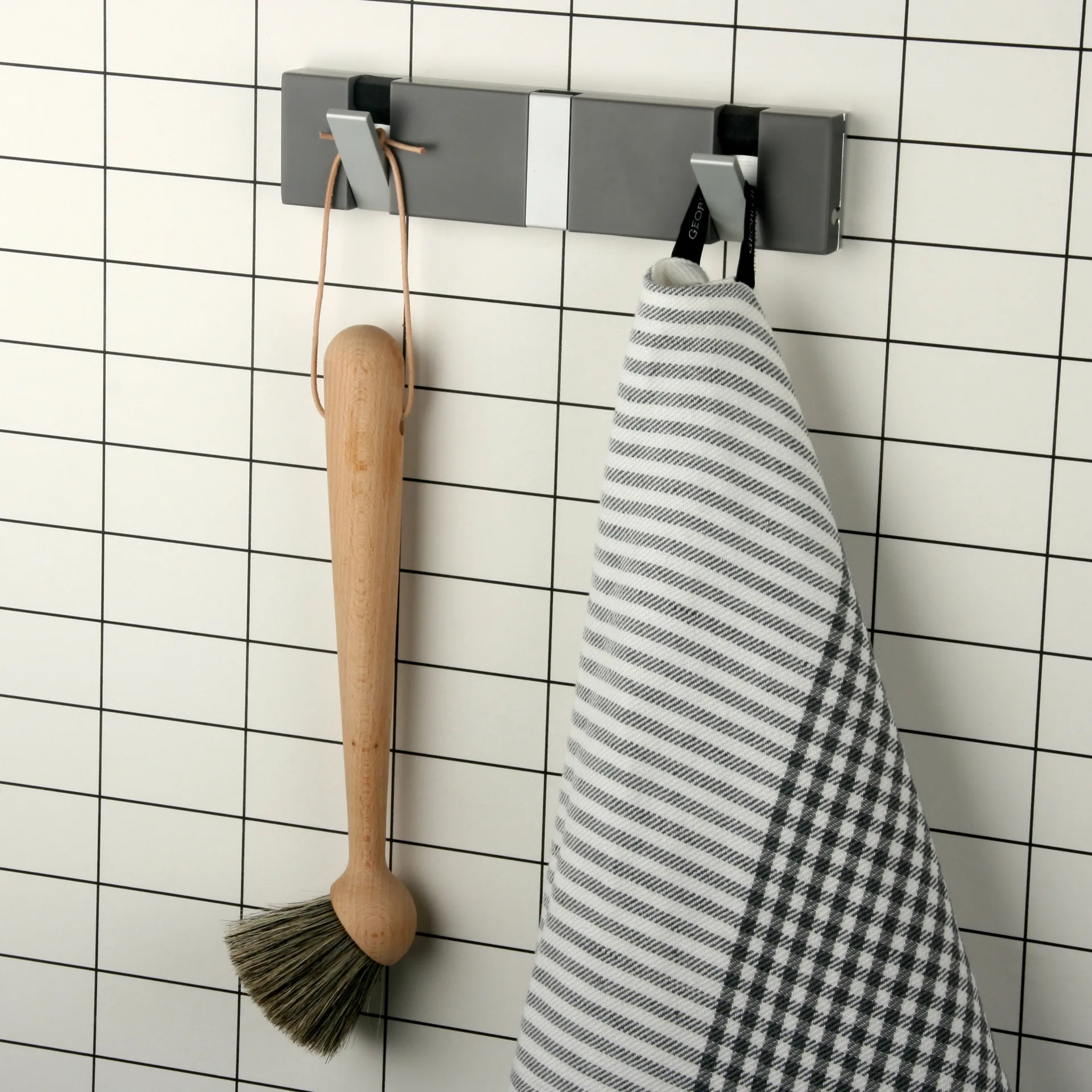 Loca Knax knaggrekke 20 cm kompositt, grå LoCa